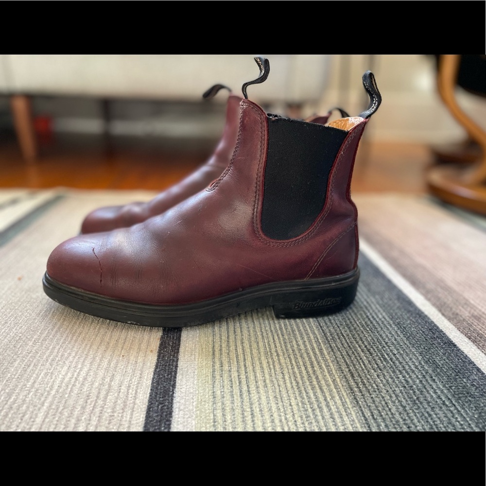 Blundstones, Redwood, size 6 (AU) women, size 9 (US).